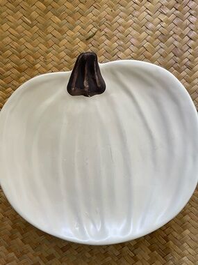 Pottery Barn pumpkin shape white dishes (4) designer Barbara Eigen